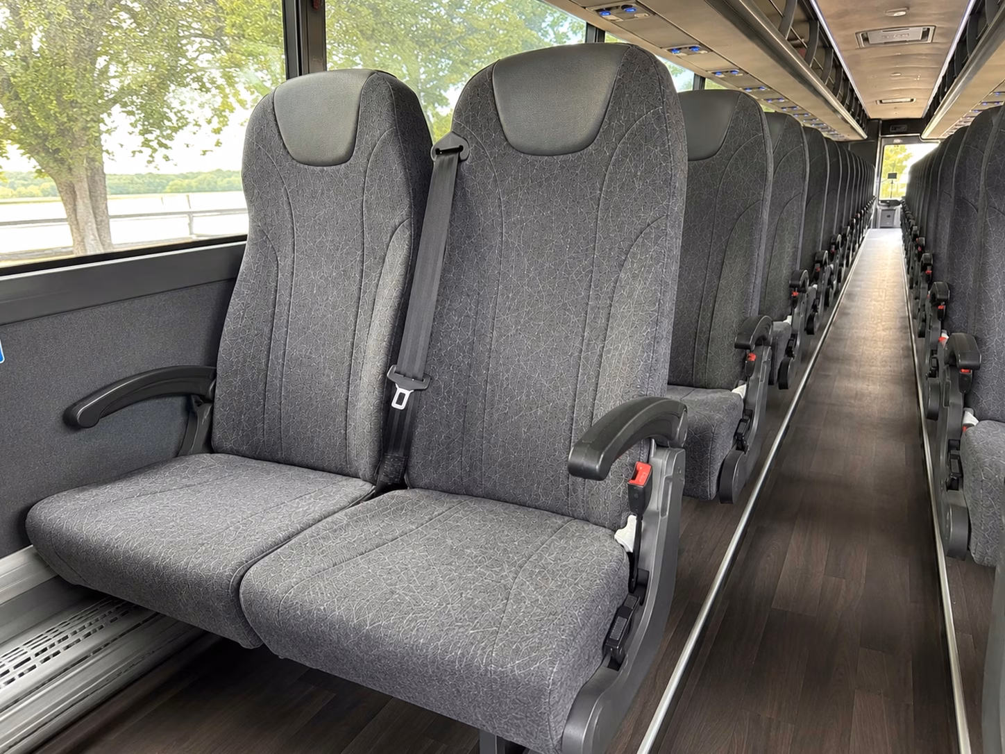 how the type of bus you choose changes charter bus prices in hollywood florida