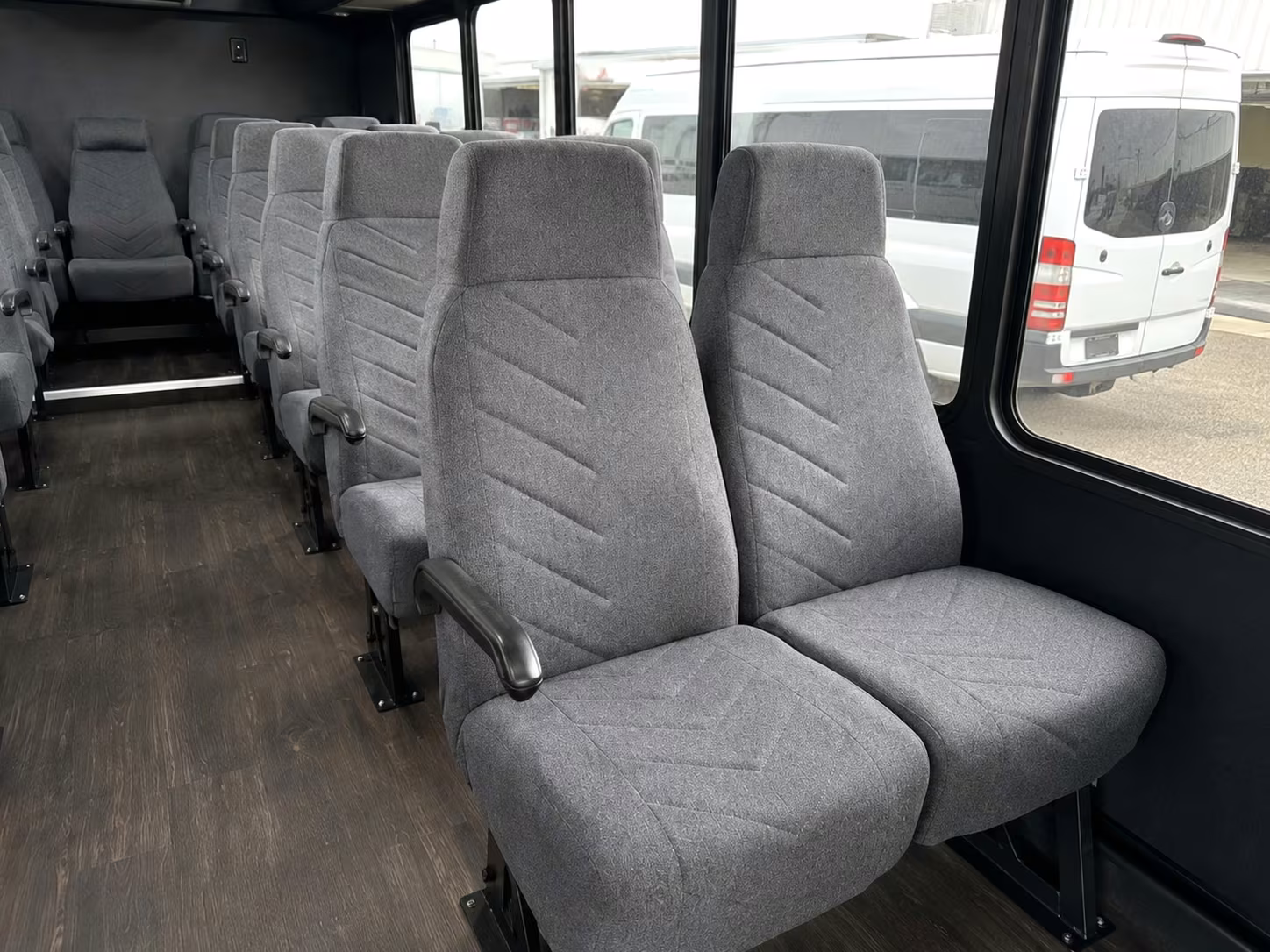 minibus rentals in hollywood for smaller prom groups