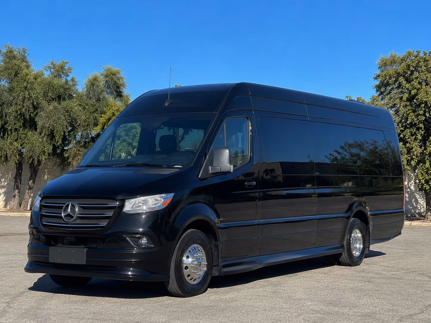 transportation serving hollywood and nearby cities